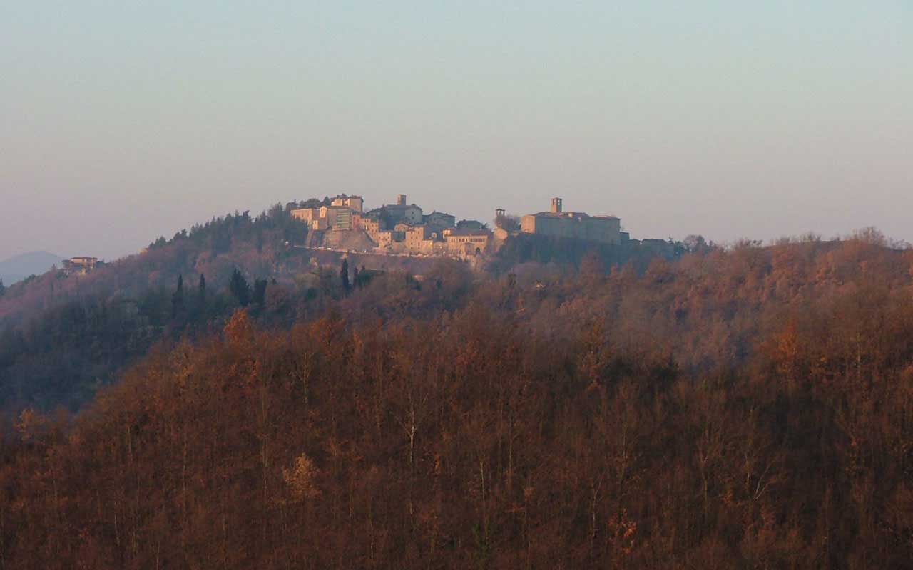 Torre di Moravola by path